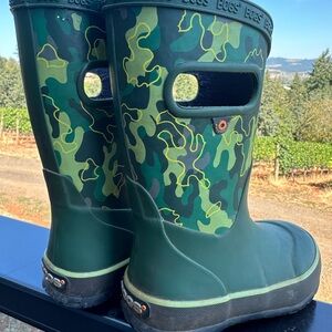 Bogs toddler camo rain boots